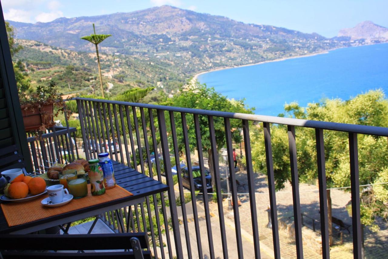 Vista mare sulla Rocca di Cefalù Esterno foto